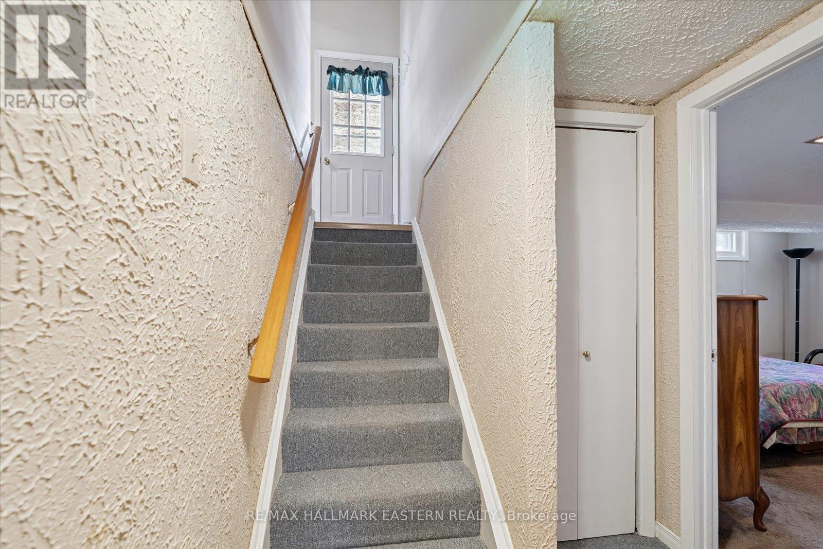 33 Springbrook Drive, Peterborough (Monaghan Ward 2), Ontario  K9J 1L3 - Photo 33 - X12410518