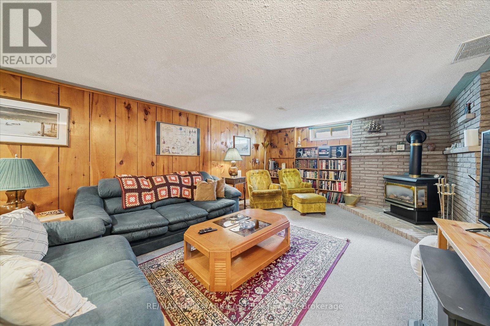 33 Springbrook Drive, Peterborough (Monaghan Ward 2), Ontario  K9J 1L3 - Photo 34 - X12410518