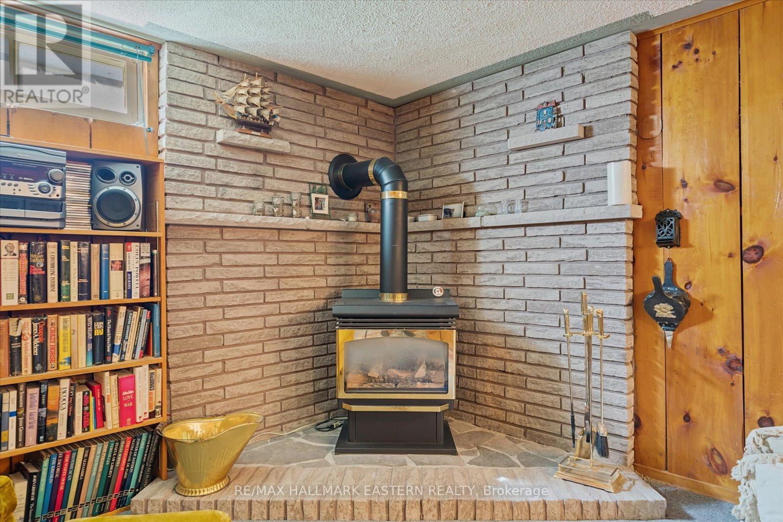 33 Springbrook Drive, Peterborough (Monaghan Ward 2), Ontario  K9J 1L3 - Photo 36 - X12410518