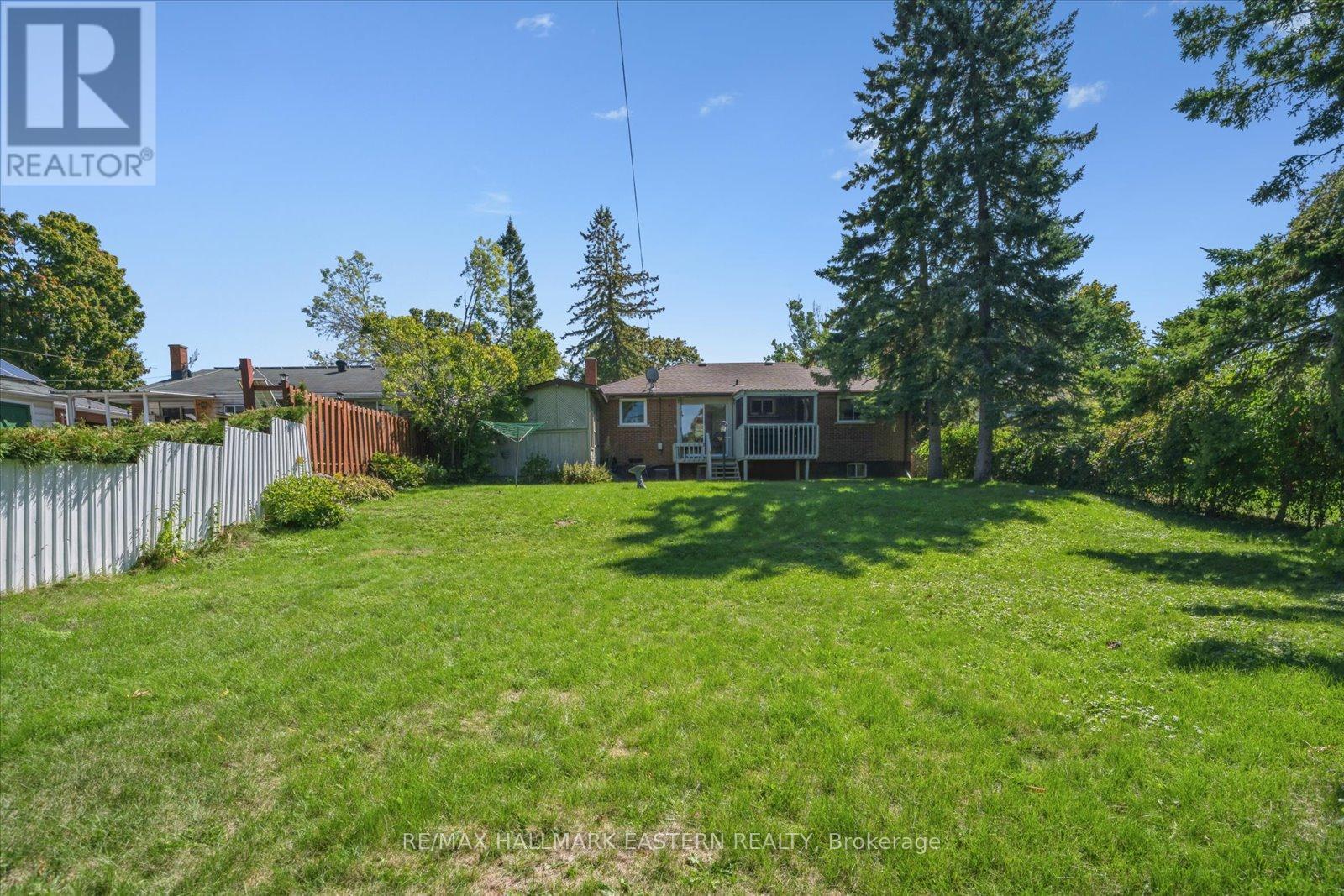33 Springbrook Drive, Peterborough (Monaghan Ward 2), Ontario  K9J 1L3 - Photo 48 - X12410518
