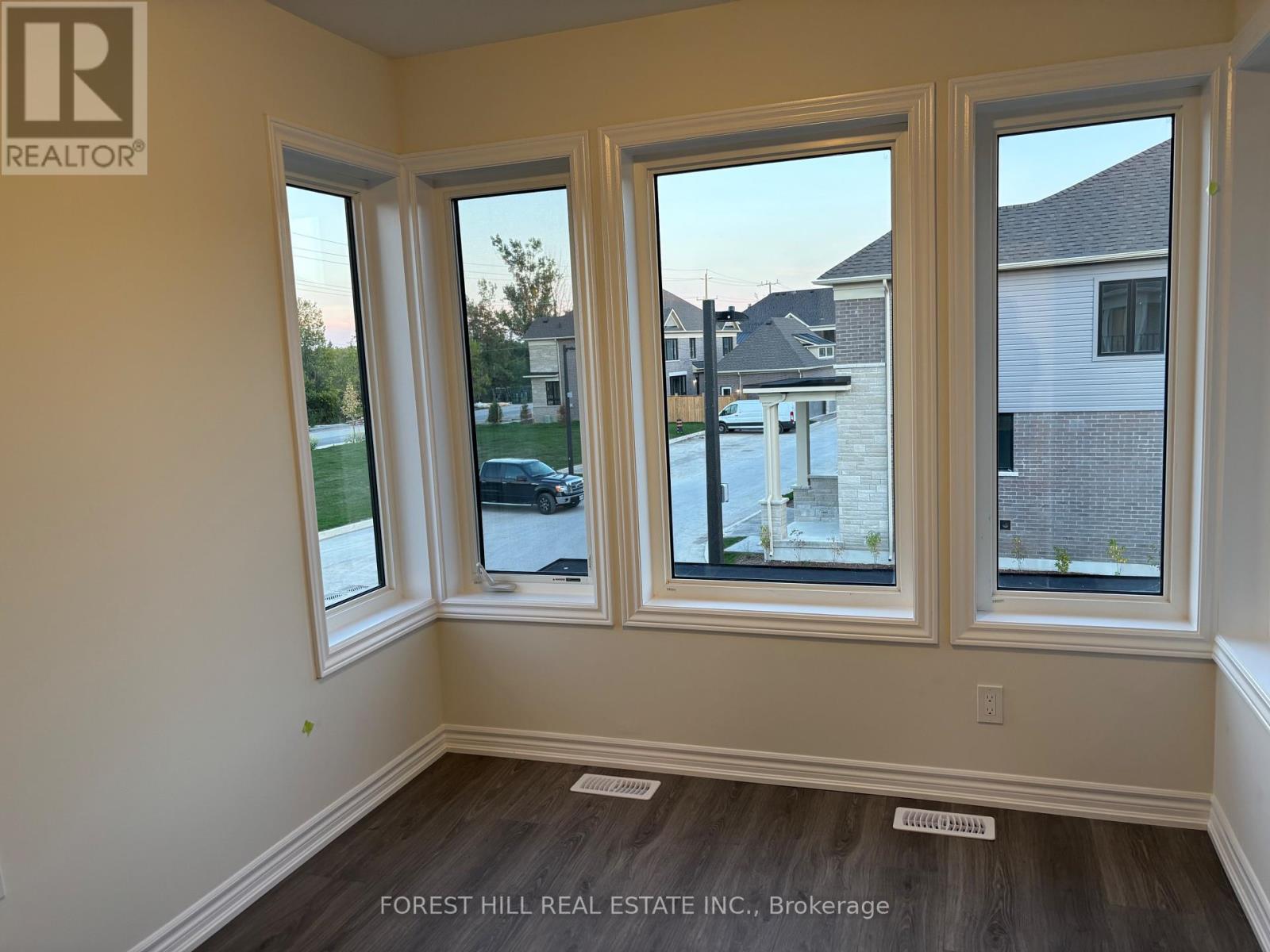 57 Hickey Lane, Kawartha Lakes (Lindsay), Ontario  K9V 5V5 - Photo 10 - X12410474