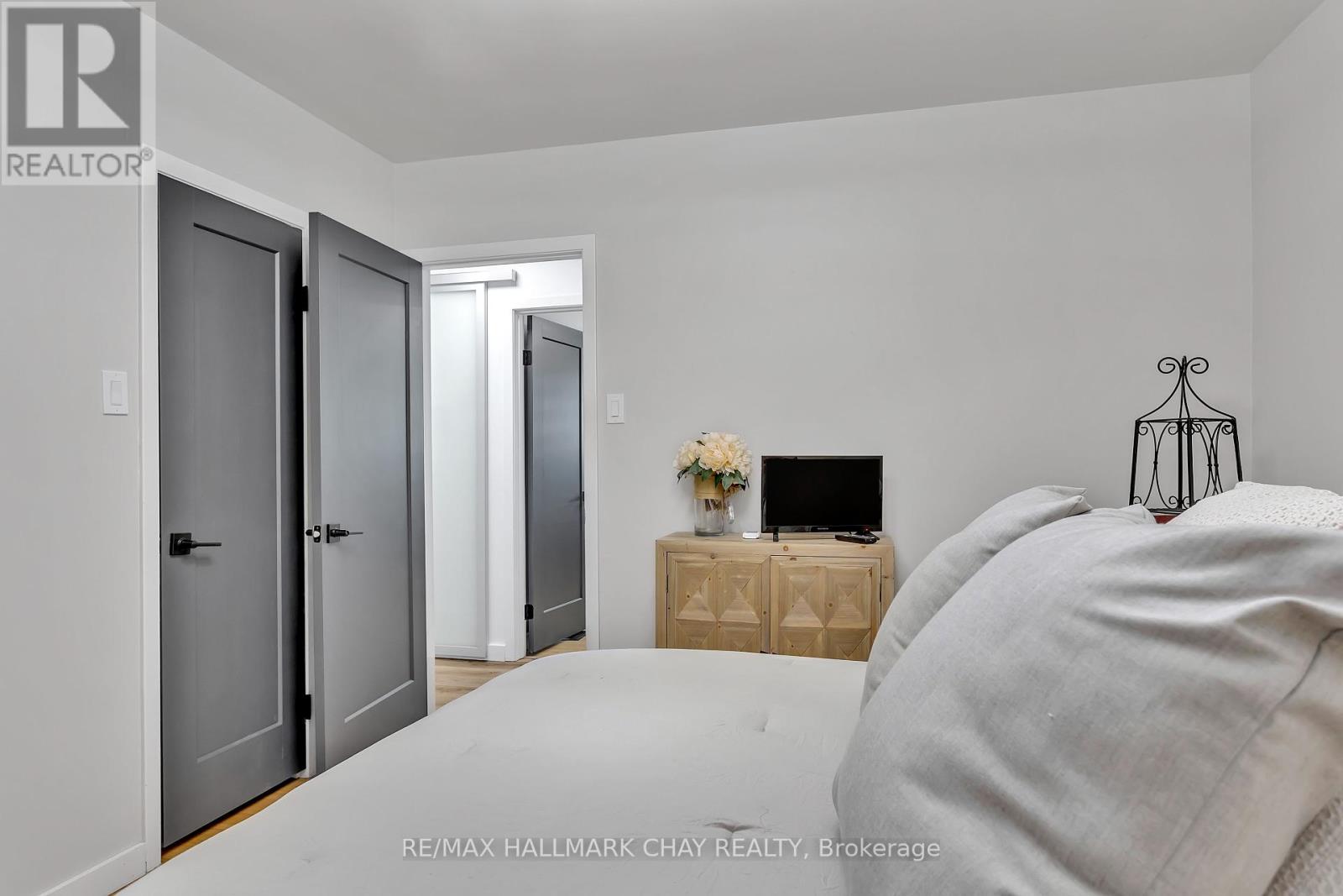 1009 Fairbairn Street, Peterborough (Monaghan Ward 2), Ontario  K9K 1C1 - Photo 22 - X12410719