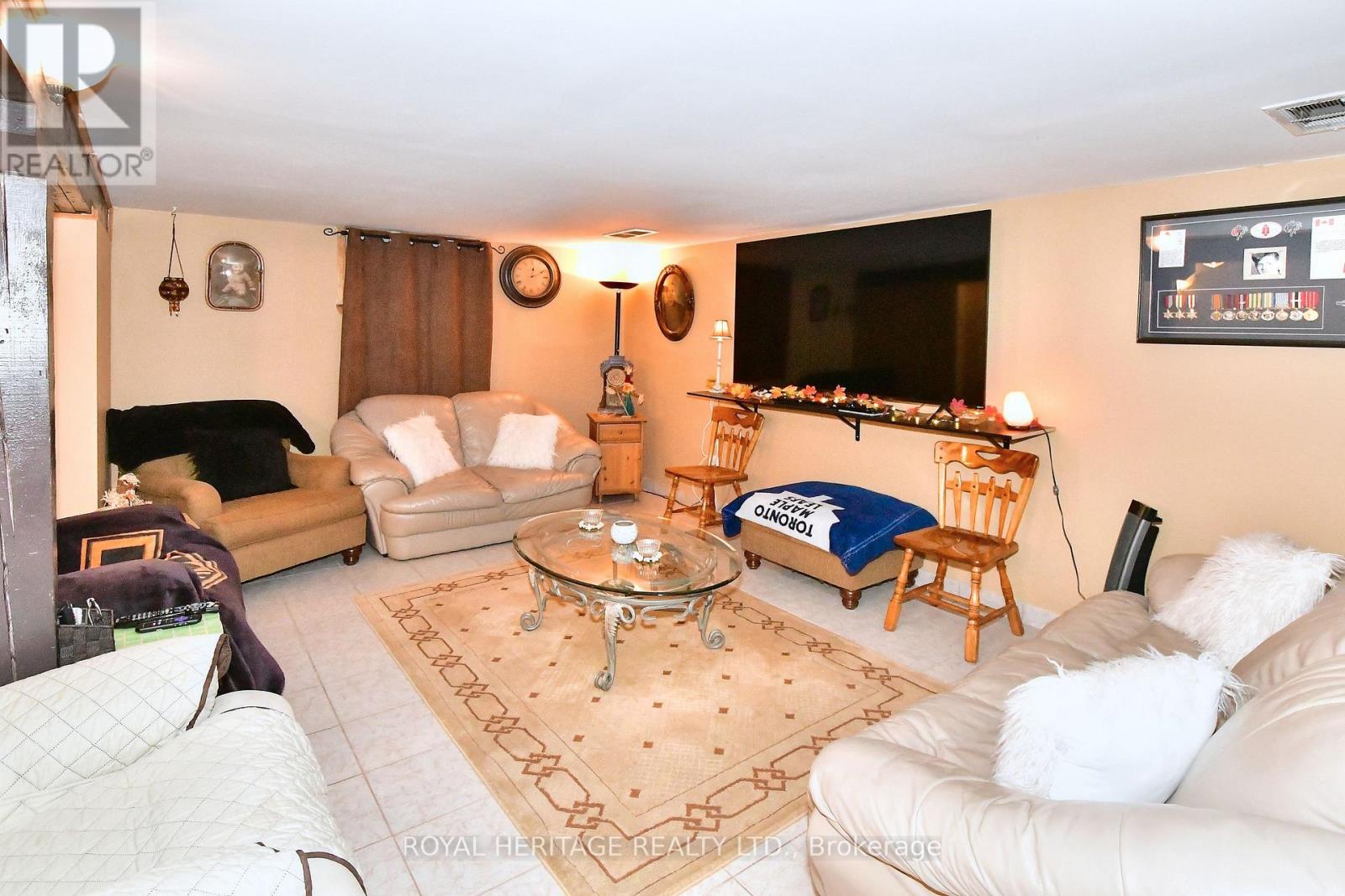 245 King George Street, Peterborough (Otonabee Ward 1), Ontario  K9J 1R7 - Photo 20 - X12411182