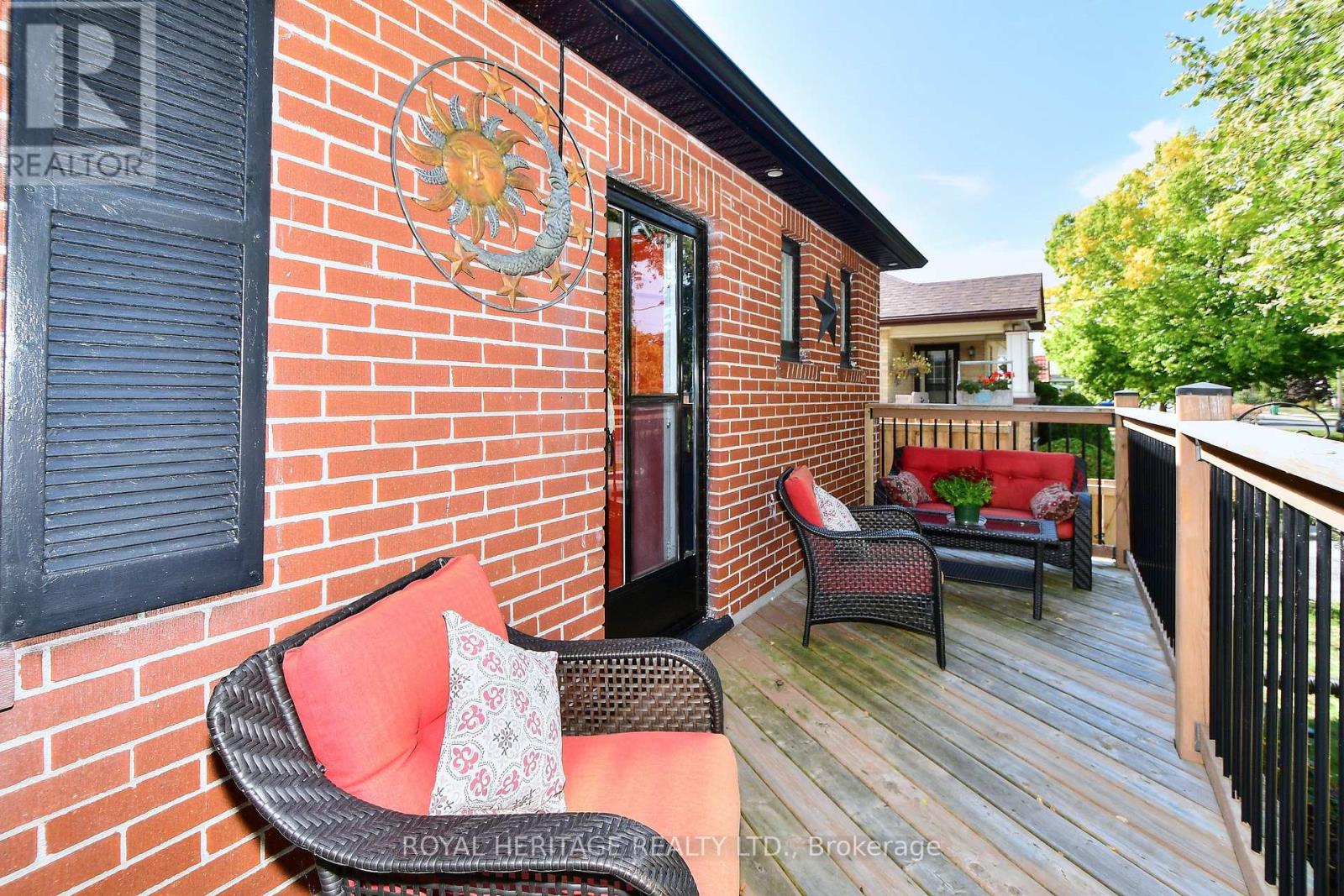 245 King George Street, Peterborough (Otonabee Ward 1), Ontario  K9J 1R7 - Photo 4 - X12411182