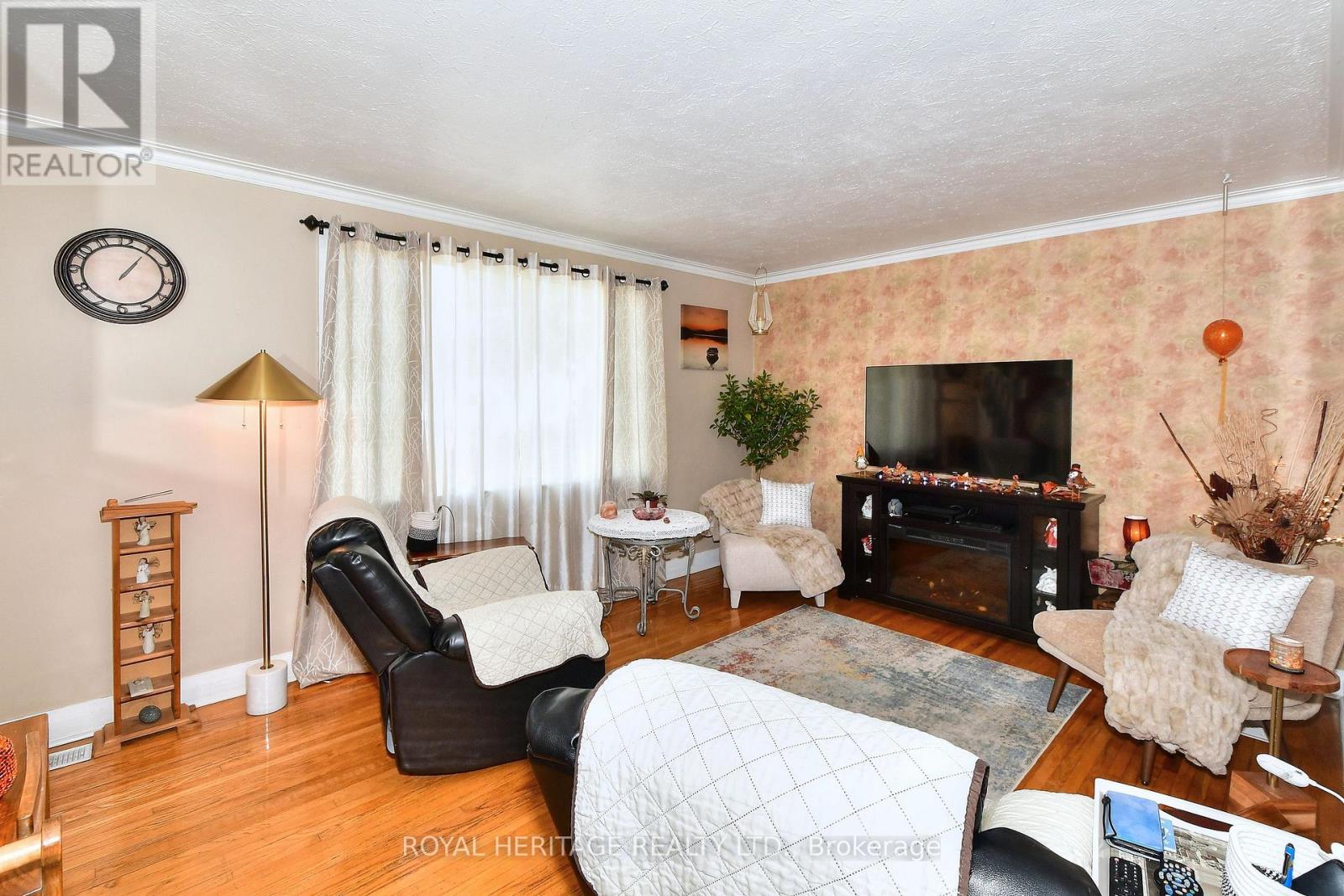 245 King George Street, Peterborough (Otonabee Ward 1), Ontario  K9J 1R7 - Photo 6 - X12411182
