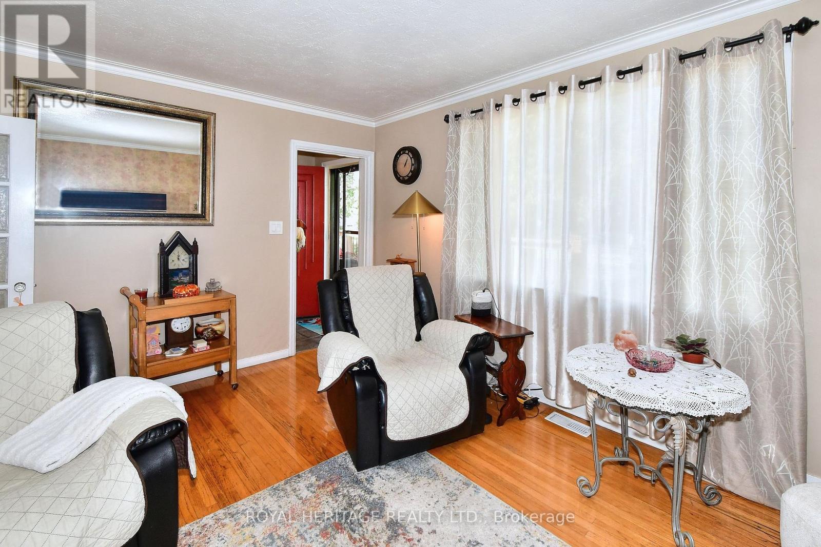 245 King George Street, Peterborough (Otonabee Ward 1), Ontario  K9J 1R7 - Photo 8 - X12411182