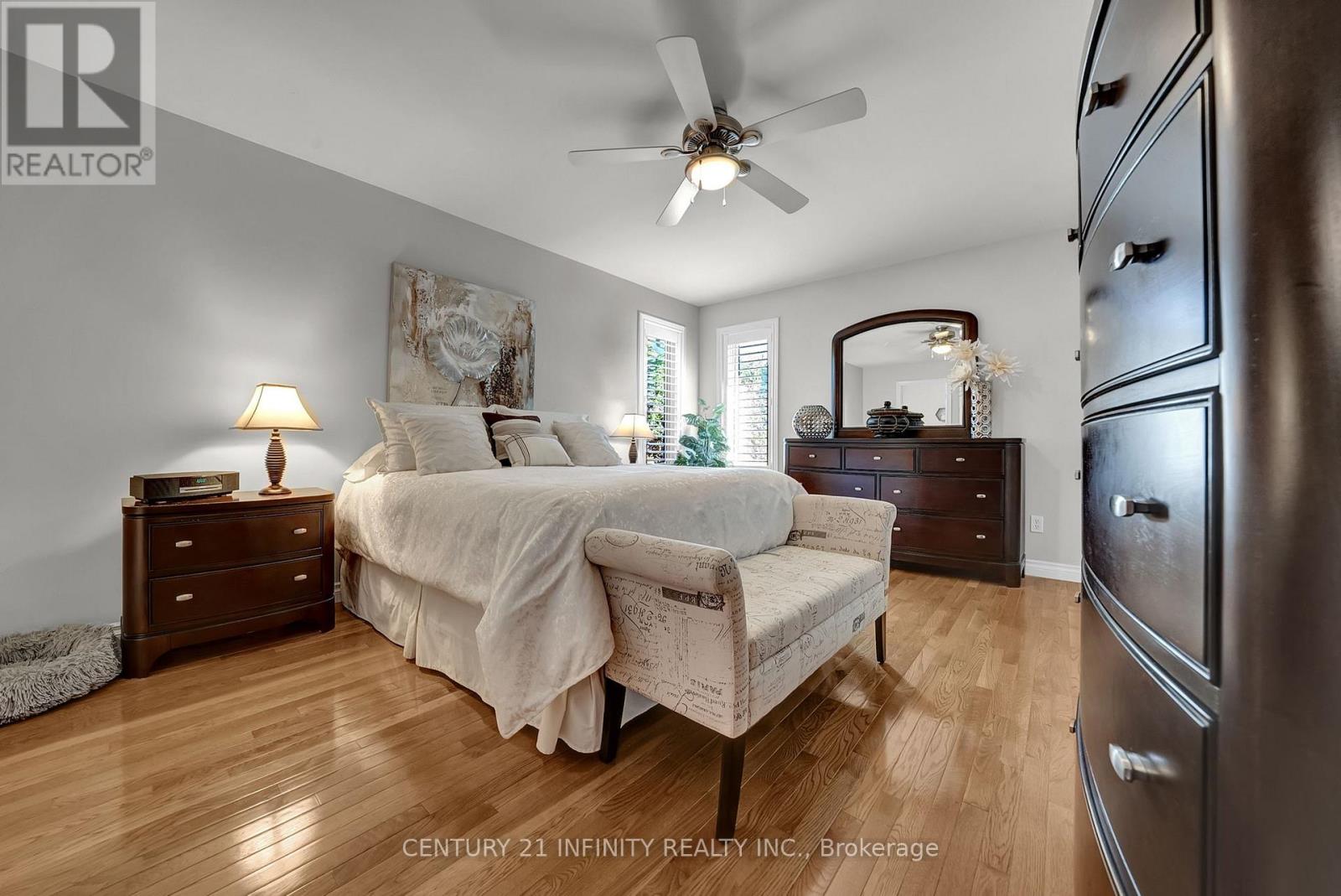 16 Lori Boulevard, Kawartha Lakes (Lindsay), Ontario  K9V 6B6 - Photo 12 - X12411340