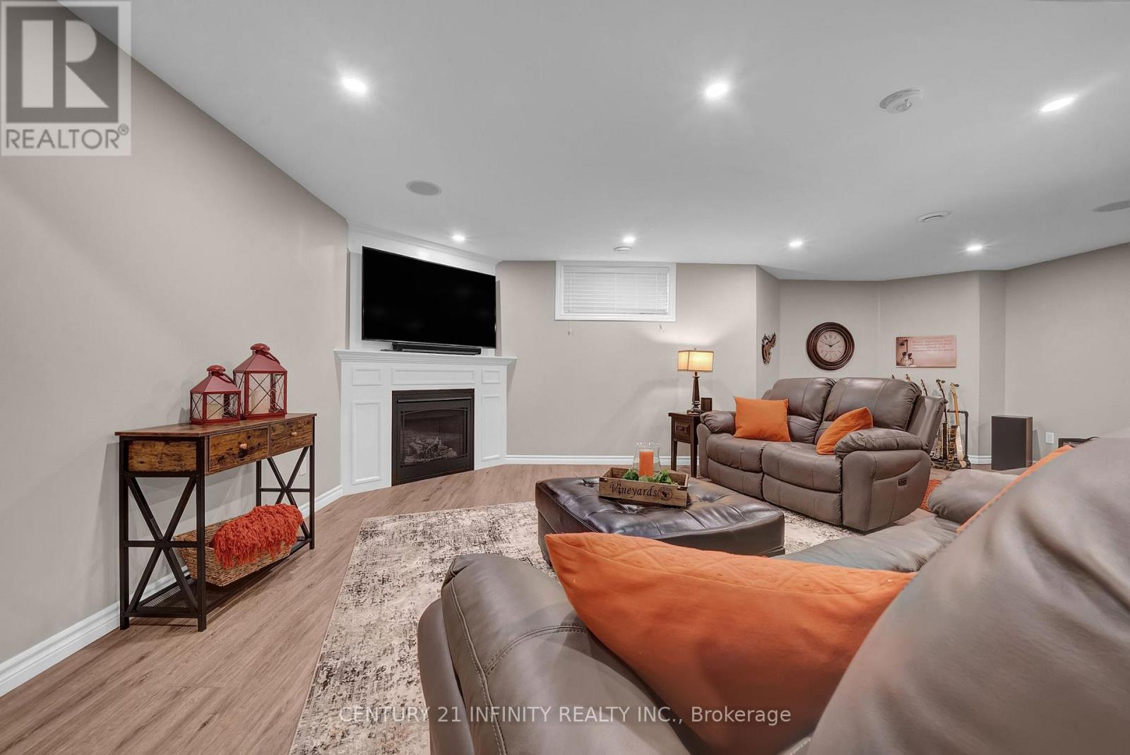 16 Lori Boulevard, Kawartha Lakes (Lindsay), Ontario  K9V 6B6 - Photo 21 - X12411340