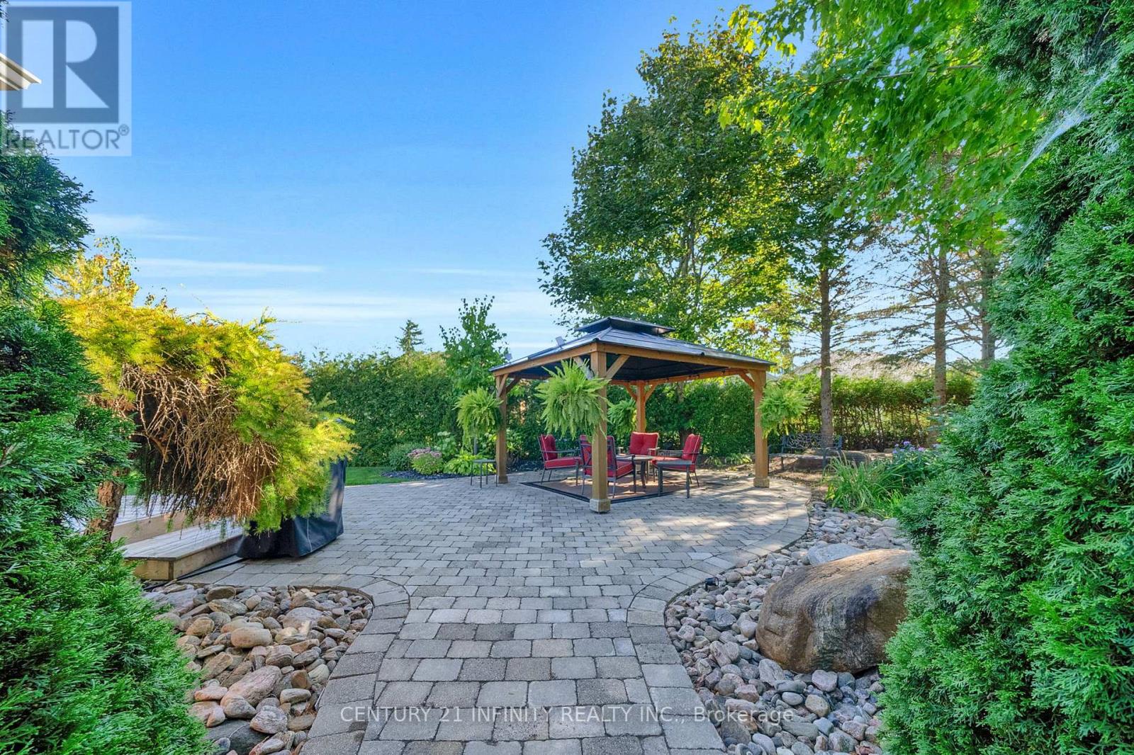 16 Lori Boulevard, Kawartha Lakes (Lindsay), Ontario  K9V 6B6 - Photo 35 - X12411340