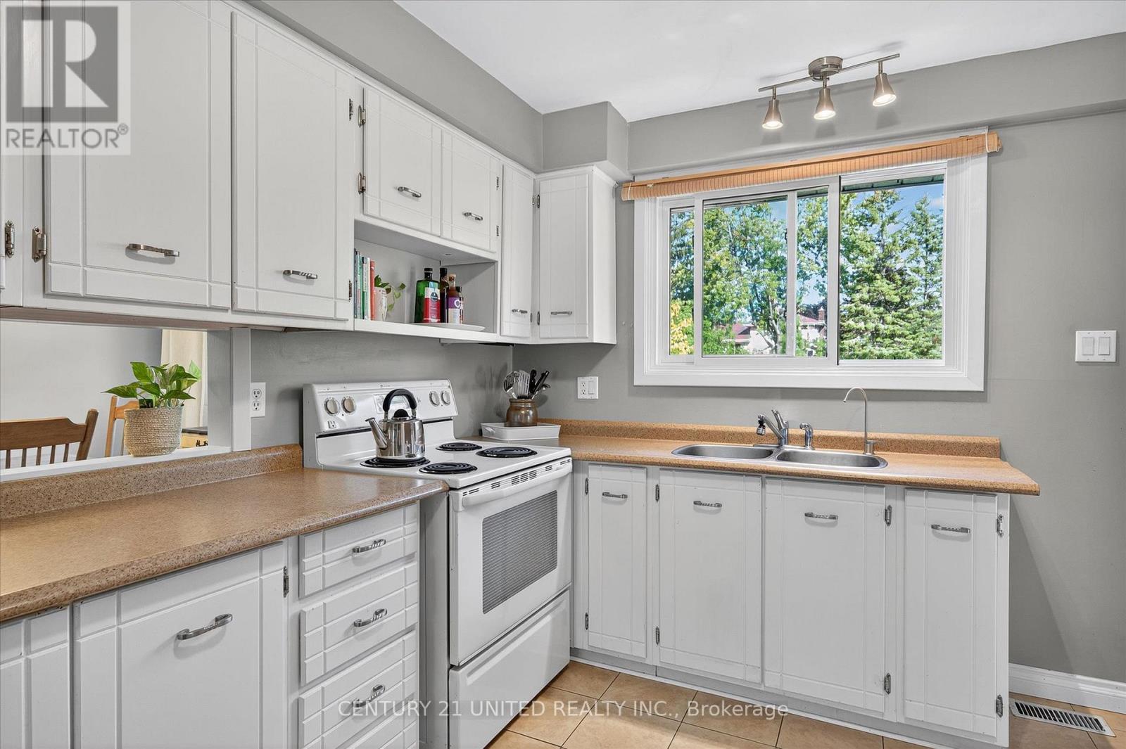 44 Crystal Springs Drive, Otonabee-South Monaghan, Ontario  K9J 6Y3 - Photo 15 - X12411609