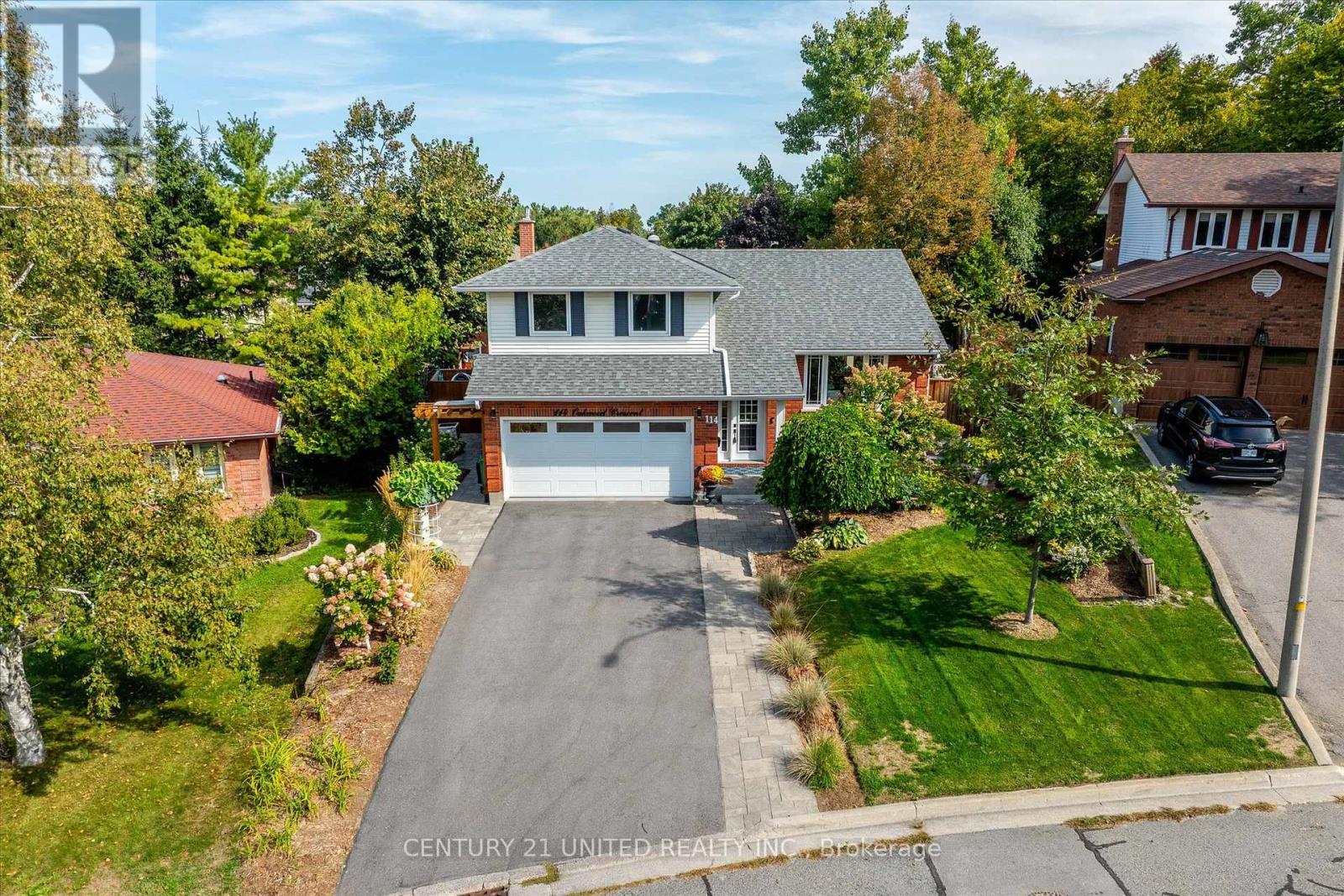 114 Oakwood Crescent, Peterborough (Monaghan Ward 2), Ontario  K9J 1N3 - Photo 2 - X12412142