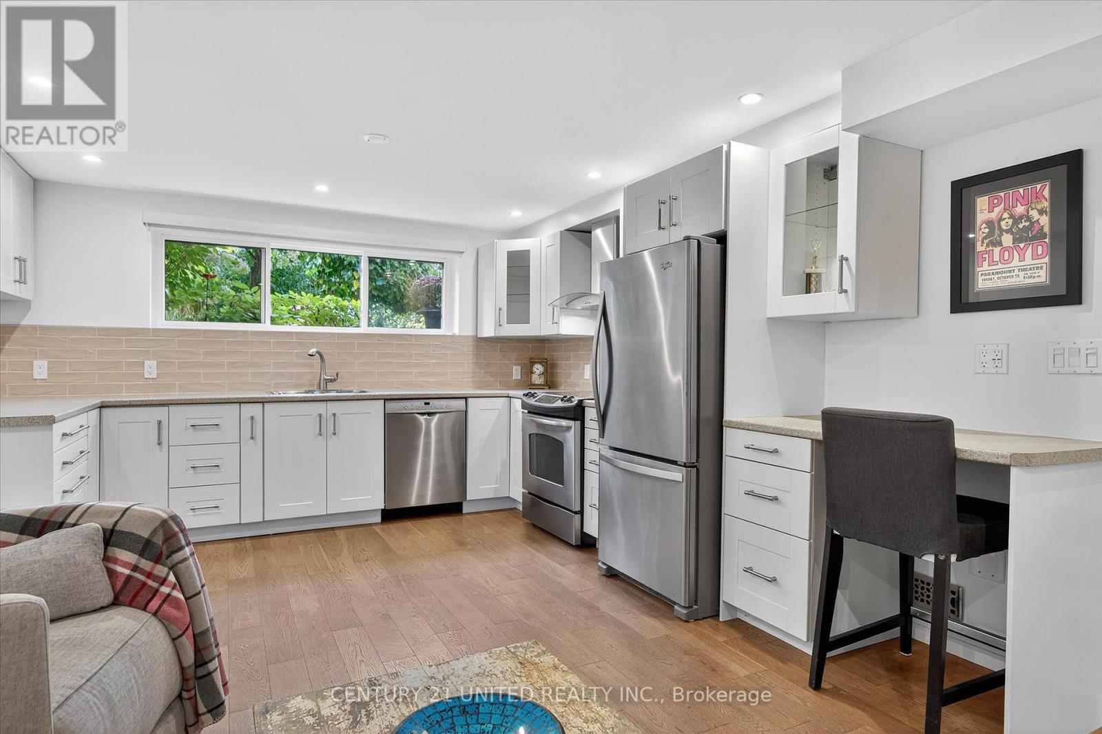 114 Oakwood Crescent, Peterborough (Monaghan Ward 2), Ontario  K9J 1N3 - Photo 23 - X12412142