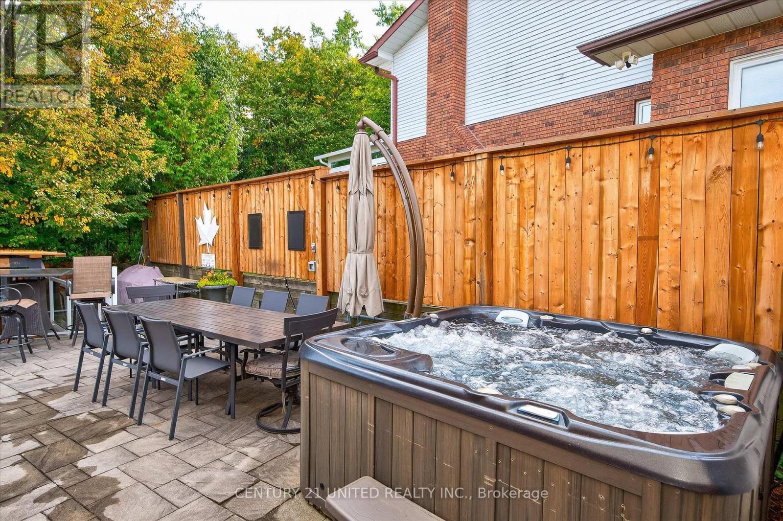 114 Oakwood Crescent, Peterborough (Monaghan Ward 2), Ontario  K9J 1N3 - Photo 35 - X12412142