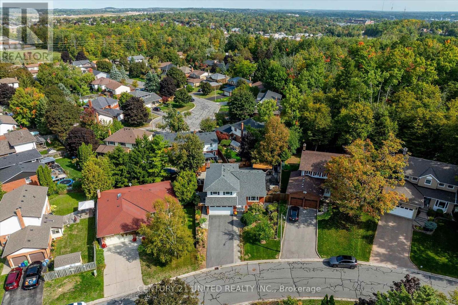 114 Oakwood Crescent, Peterborough (Monaghan Ward 2), Ontario  K9J 1N3 - Photo 39 - X12412142