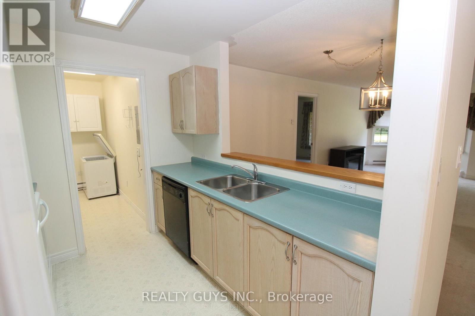 4 - 693 Whitaker Street, Peterborough (Ashburnham Ward 4), Ontario  K9H 7K3 - Photo 11 - X12412187