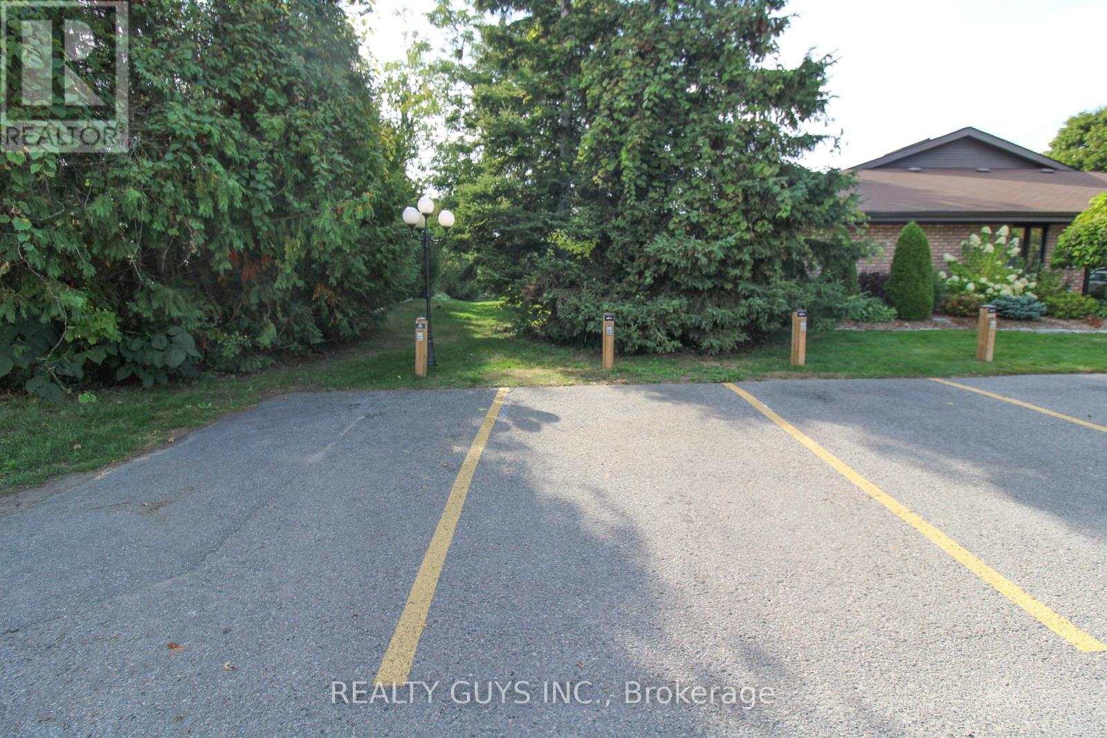 4 - 693 Whitaker Street, Peterborough (Ashburnham Ward 4), Ontario  K9H 7K3 - Photo 3 - X12412187