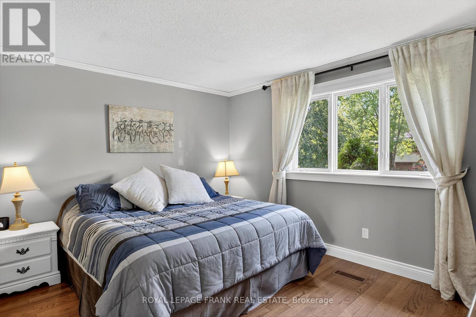 948 Golfview Road, Peterborough (Otonabee Ward 1), Ontario  K9J 7W4 - Photo 14 - X12412318