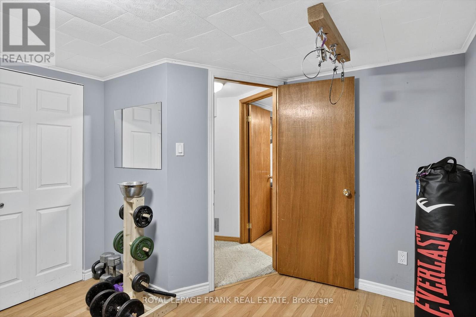 948 Golfview Road, Peterborough (Otonabee Ward 1), Ontario  K9J 7W4 - Photo 27 - X12412318