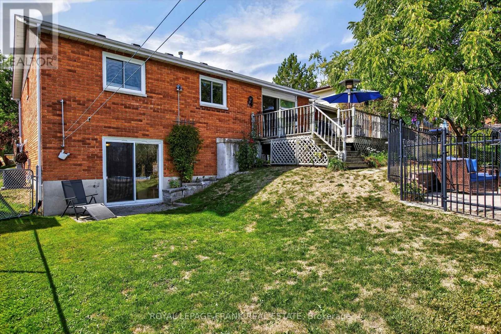 948 Golfview Road, Peterborough (Otonabee Ward 1), Ontario  K9J 7W4 - Photo 37 - X12412318