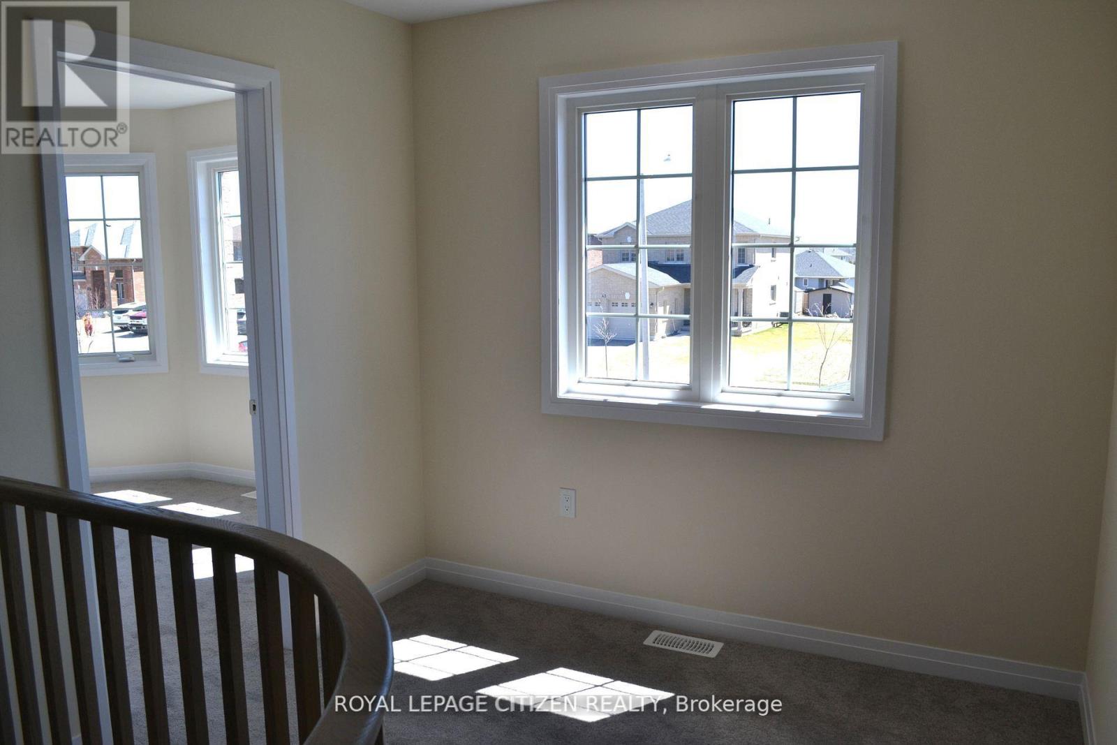 41 Carew Boulevard, Kawartha Lakes (Ops), Ontario  K9V 0P7 - Photo 15 - X12412303