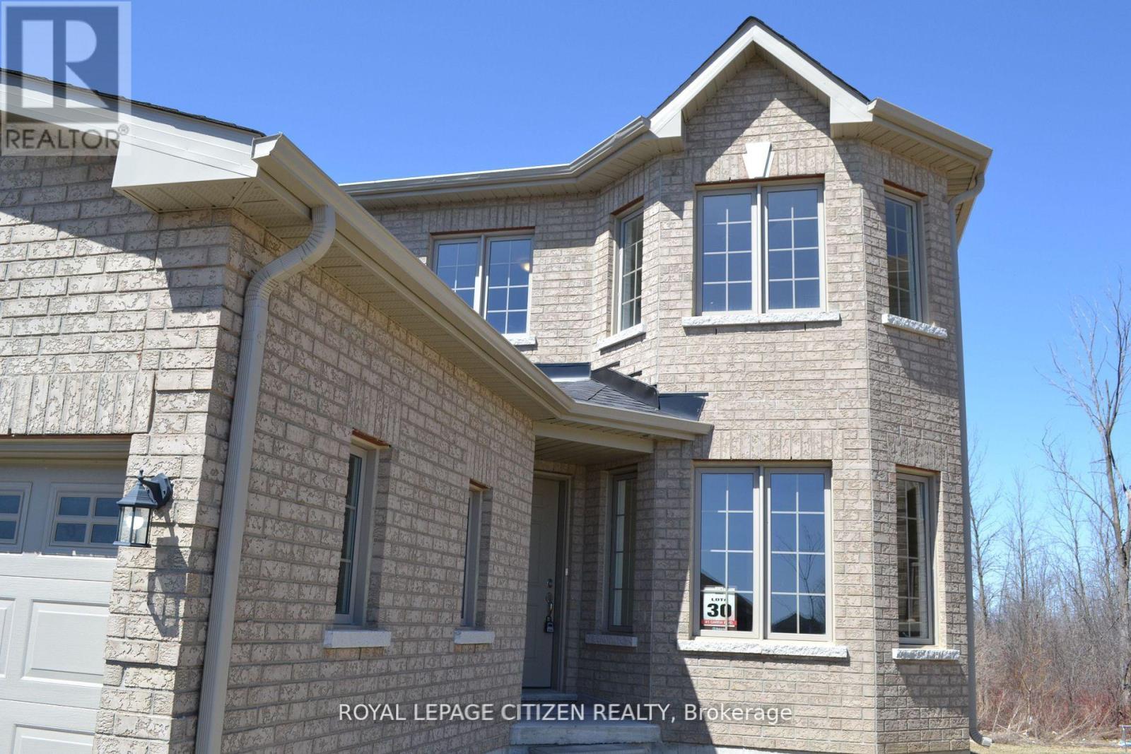 41 Carew Boulevard, Kawartha Lakes (Ops), Ontario  K9V 0P7 - Photo 3 - X12412303