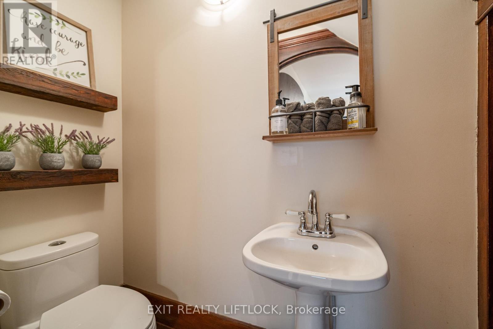 141 Hunter Street E, Peterborough (Ashburnham Ward 4), Ontario  K9H 1G7 - Photo 6 - X12412521