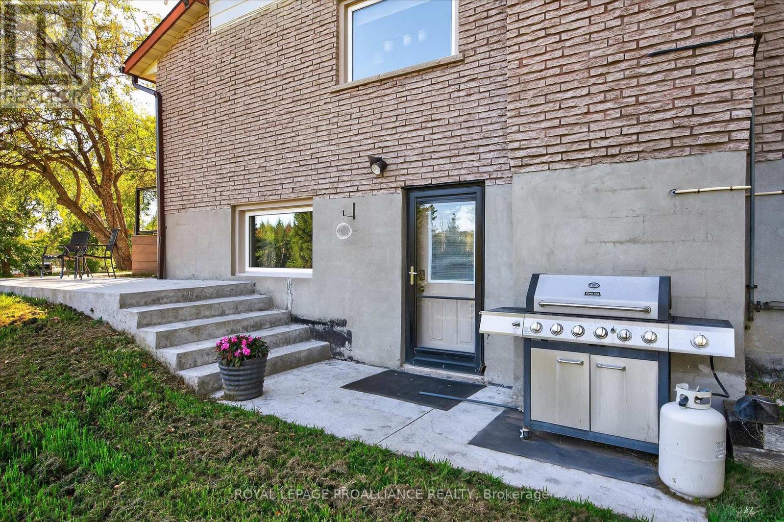 9 Leanne Avenue, Otonabee-South Monaghan, Ontario  K9J 6X8 - Photo 35 - X12412631