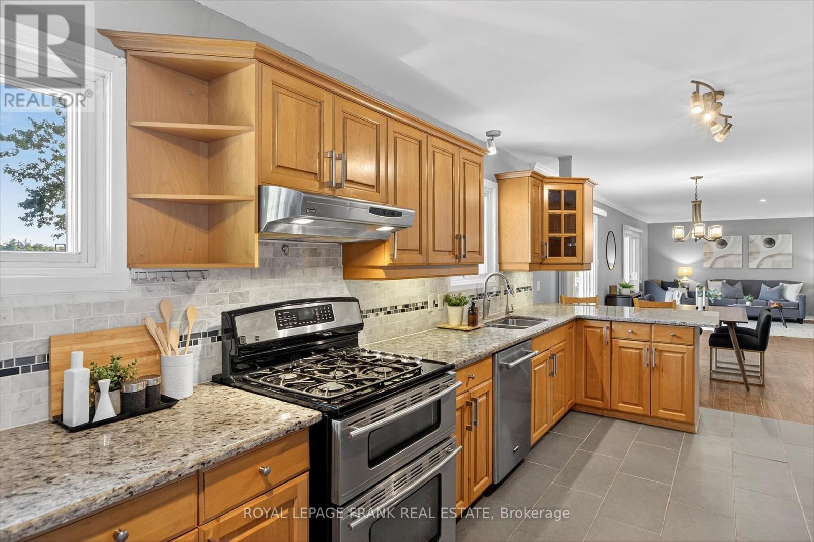 257 Arnott Drive, Selwyn, Ontario  K0L 1T0 - Photo 12 - X12412827