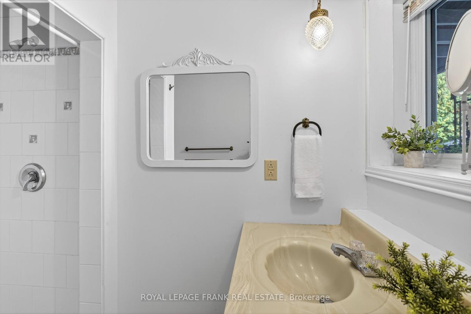 257 Arnott Drive, Selwyn, Ontario  K0L 1T0 - Photo 26 - X12412827