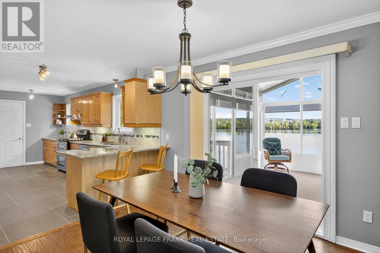 257 Arnott Drive, Selwyn, Ontario  K0L 1T0 - Photo 5 - X12412827