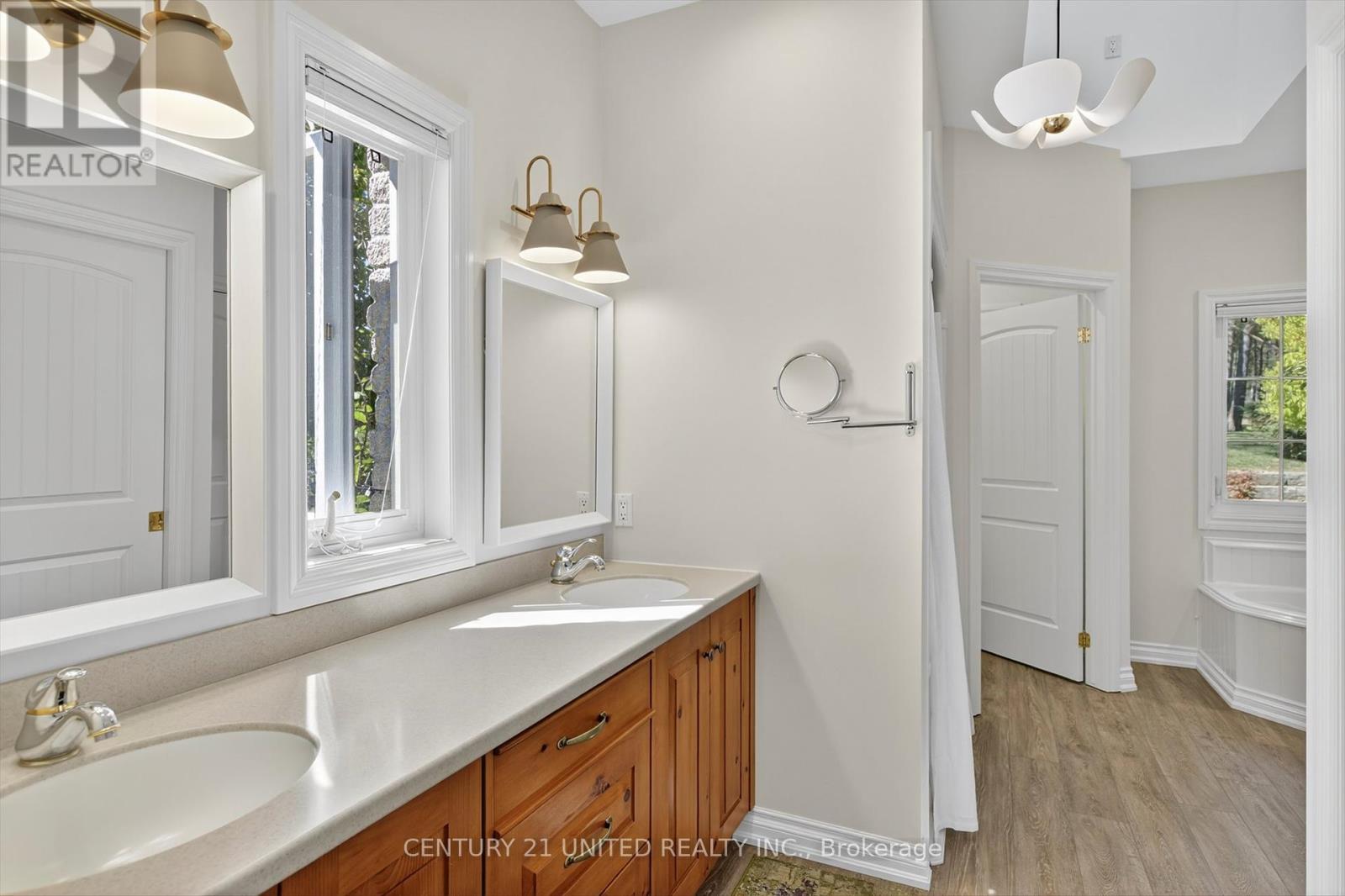 9 Maplehill Drive, Cavan Monaghan (Cavan-Monaghan), Ontario  K9J 0E5 - Photo 16 - X12413171