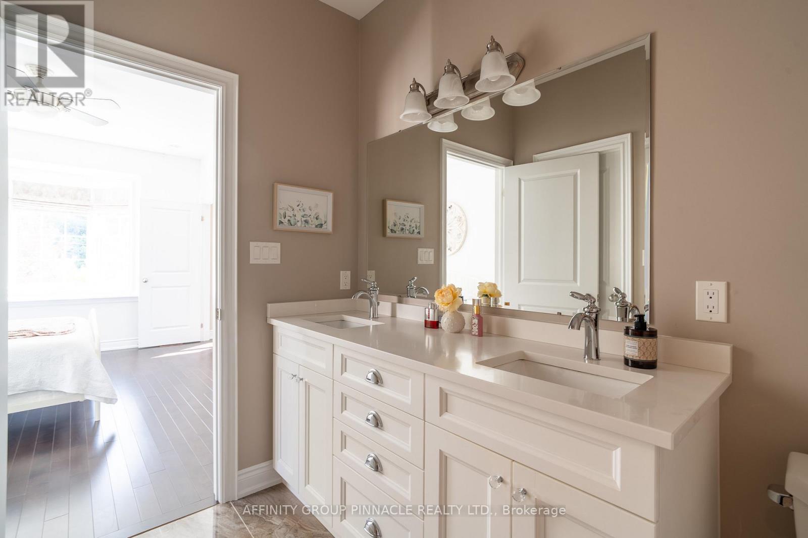 63 Broad Street, Kawartha Lakes (Lindsay), Ontario  K9V 0L9 - Photo 17 - X12413329