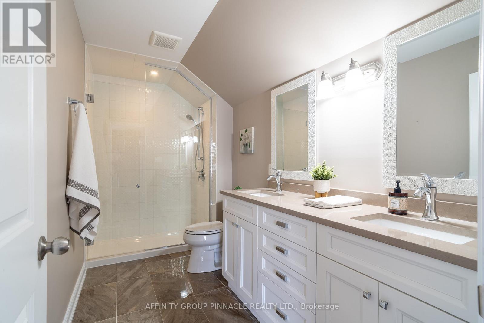 63 Broad Street, Kawartha Lakes (Lindsay), Ontario  K9V 0L9 - Photo 27 - X12413329