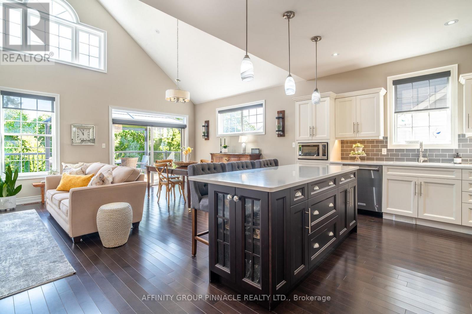 63 Broad Street, Kawartha Lakes (Lindsay), Ontario  K9V 0L9 - Photo 6 - X12413329