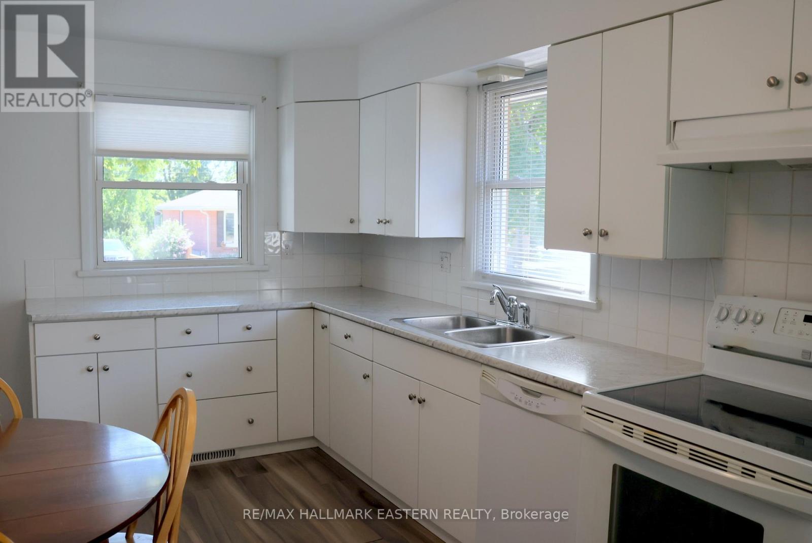 226 Lee Street, Peterborough (Northcrest Ward 5), Ontario  K9H 5N9 - Photo 15 - X12413387