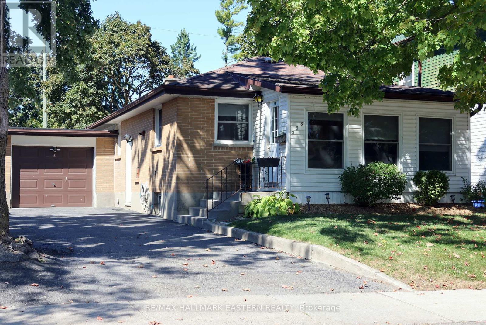 226 Lee Street, Peterborough (Northcrest Ward 5), Ontario  K9H 5N9 - Photo 3 - X12413387