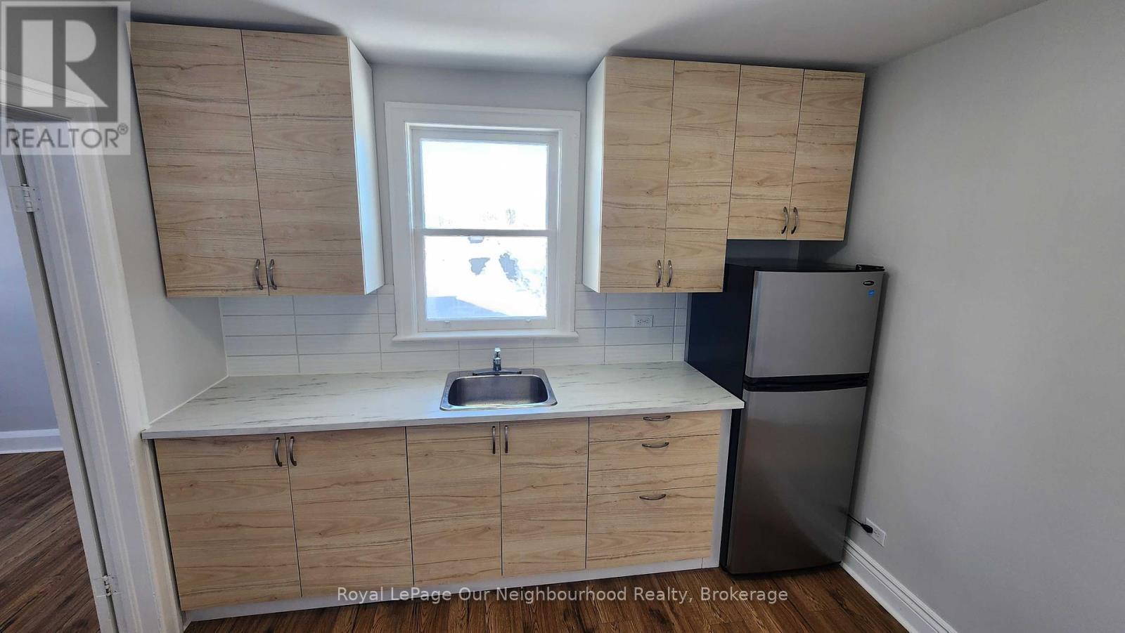 642 Bolivar Street, Peterborough (Monaghan Ward 2), Ontario  K9J 4S2 - Photo 5 - X12413430