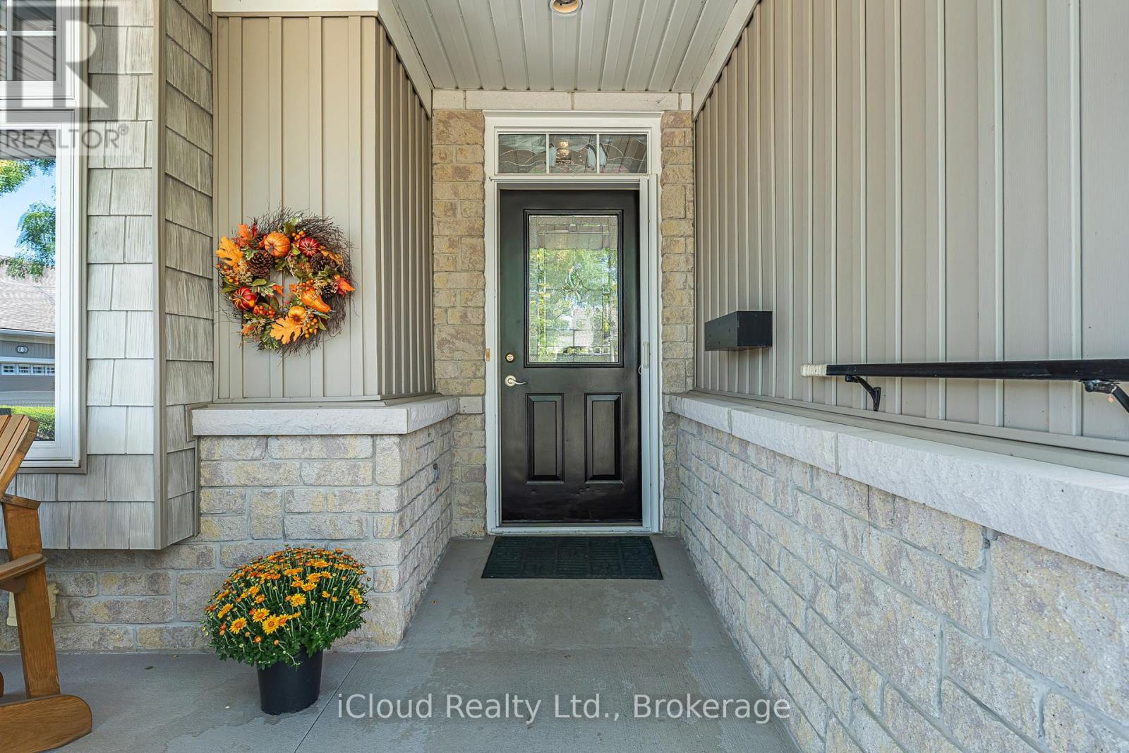 7 - 92 Loretta Drive, Niagara-On-The-Lake (Virgil), Ontario  L0A 1T0 - Photo 3 - X12413719
