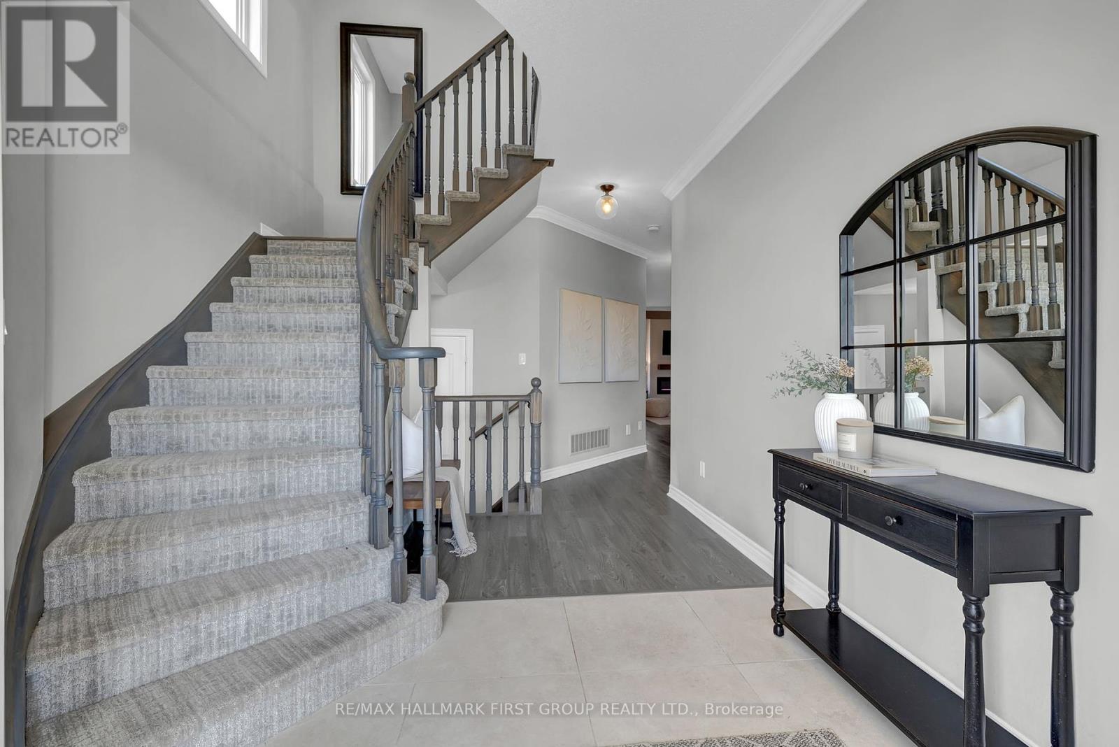 7 Primeau Crescent, Kawartha Lakes (Lindsay), Ontario  K9V 0M6 - Photo 3 - X12414497