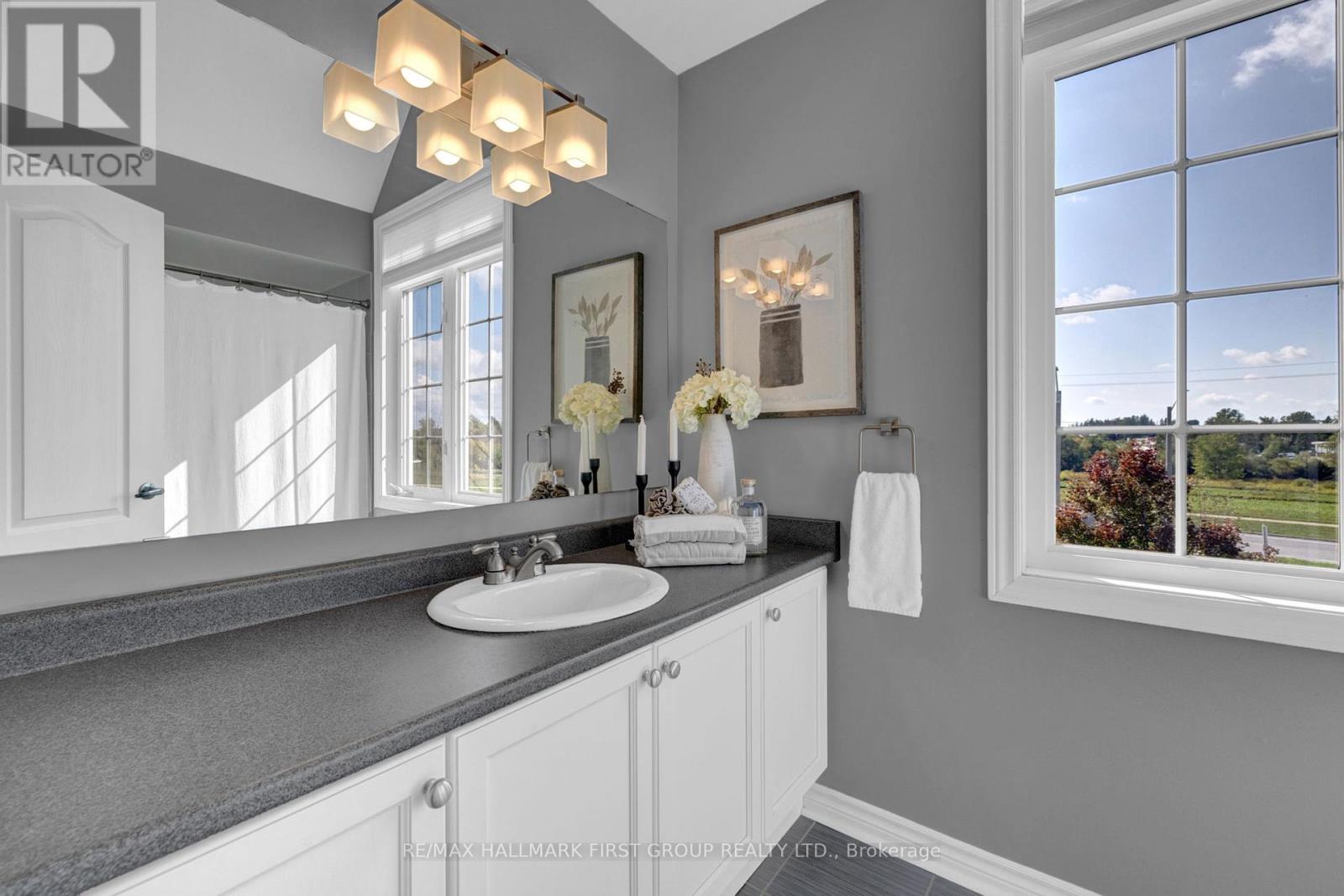 7 Primeau Crescent, Kawartha Lakes (Lindsay), Ontario  K9V 0M6 - Photo 33 - X12414497