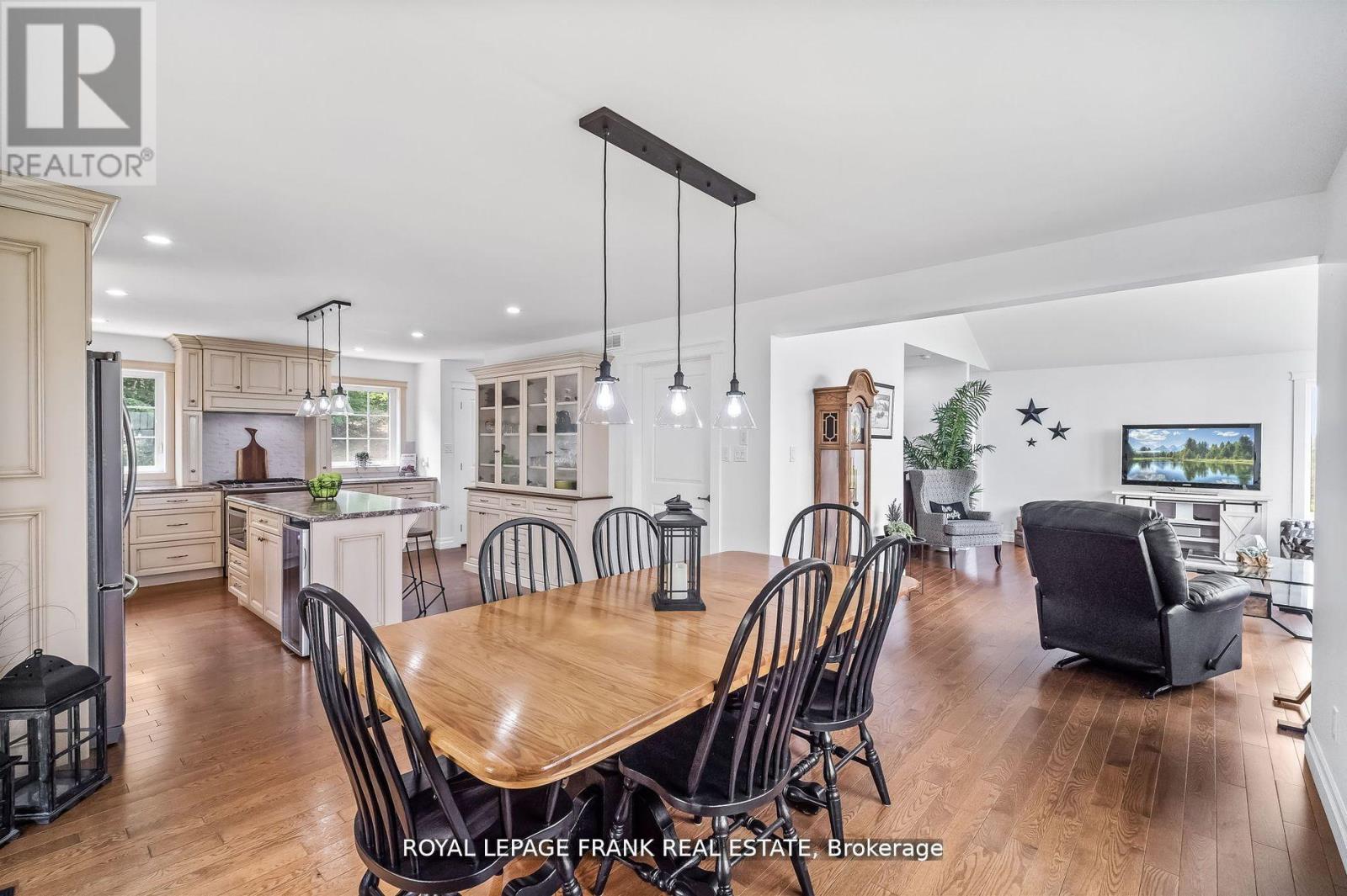370 Detlor Road, Bancroft (Dungannon Ward), Ontario  K0L 1C0 - Photo 11 - X12414558