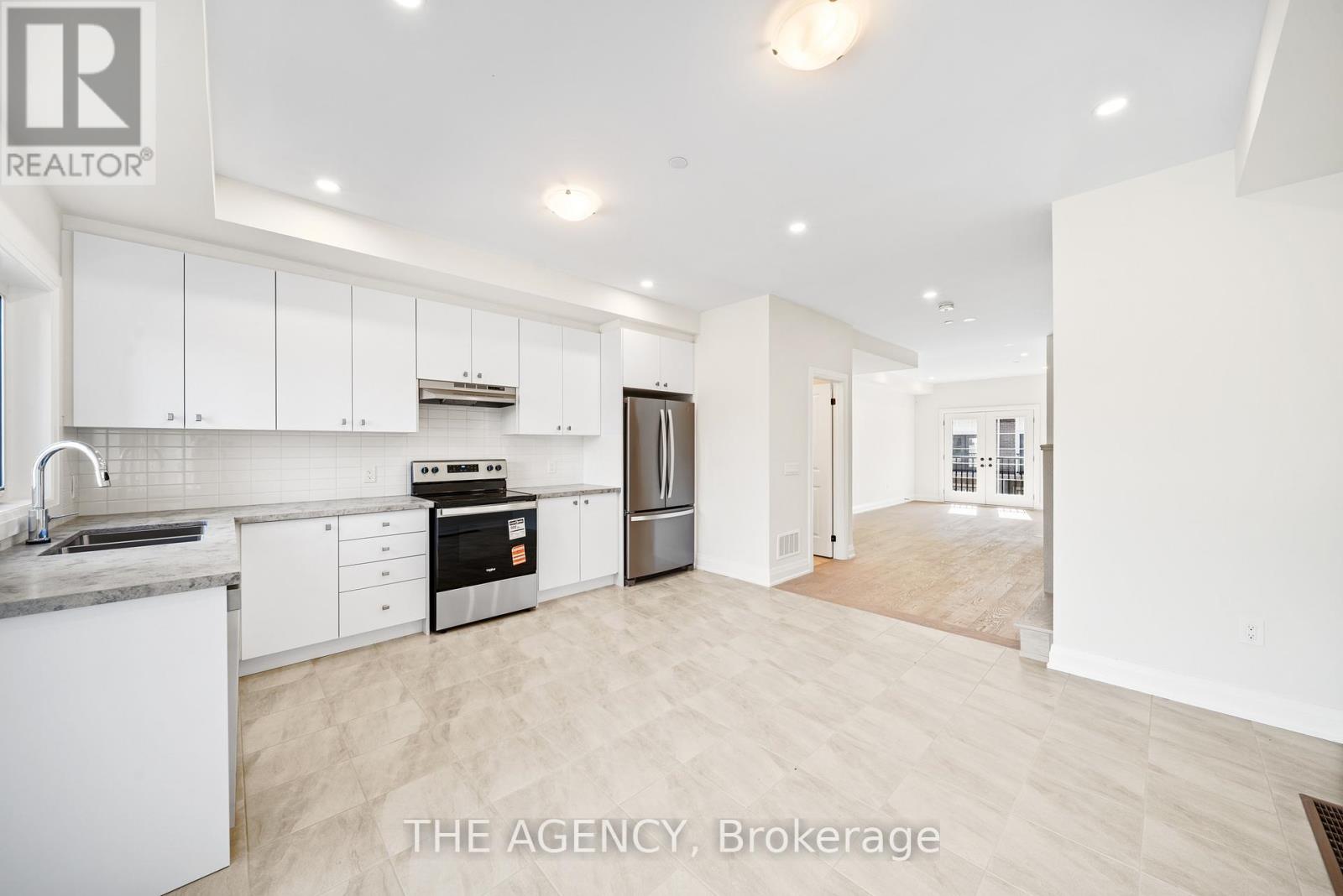 23 - 14 Marret Lane, Clarington (Newcastle), Ontario  L1B 1J2 - Photo 4 - E12414599