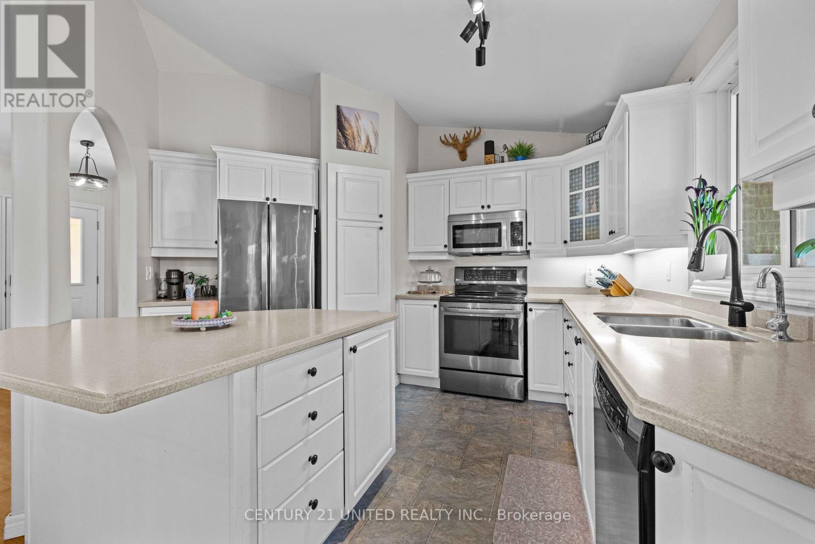 2096 Deer Bay Road, Selwyn, Ontario  K0L 2H0 - Photo 10 - X12414930