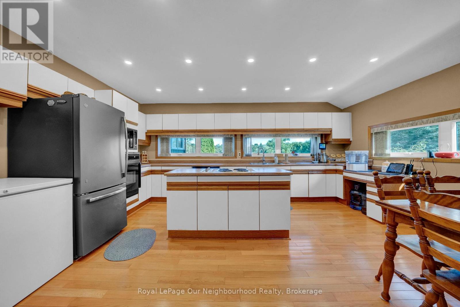 9 Columbus Street S, Kawartha Lakes (Ops), Ontario  K9V 0J9 - Photo 13 - X12415248