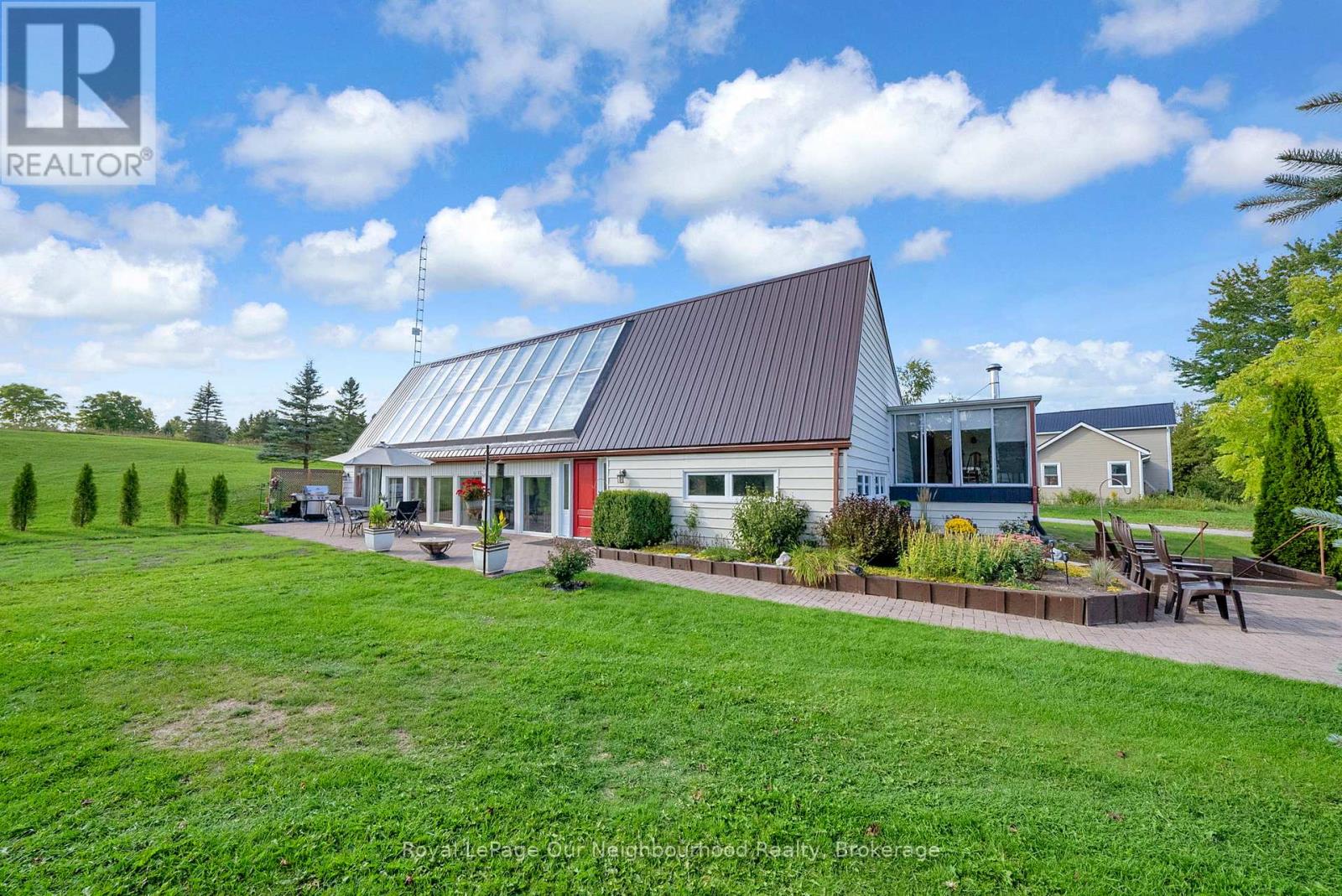 9 Columbus Street S, Kawartha Lakes (Ops), Ontario  K9V 0J9 - Photo 2 - X12415248