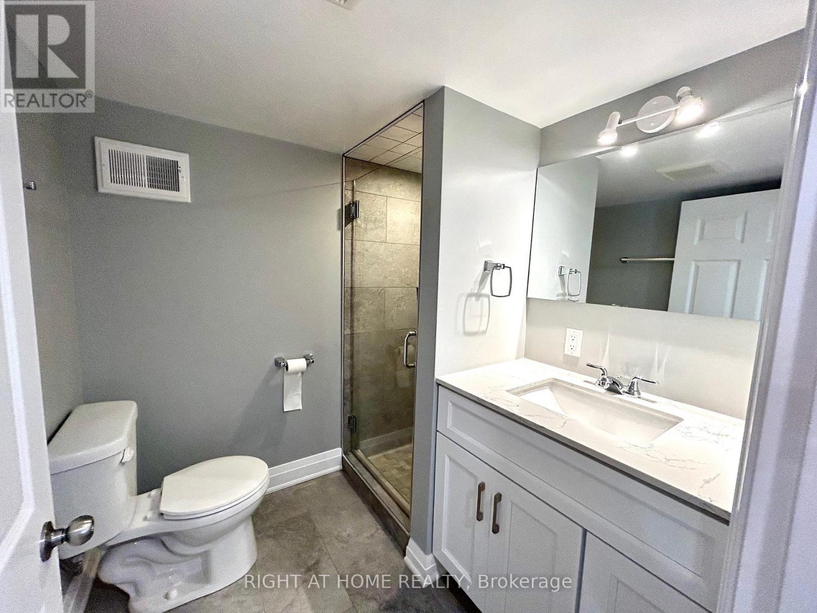 Lower Unit - 7 Mary Street E, Kawartha Lakes (Lindsay), Ontario  K9V 1V1 - Photo 6 - X12417635