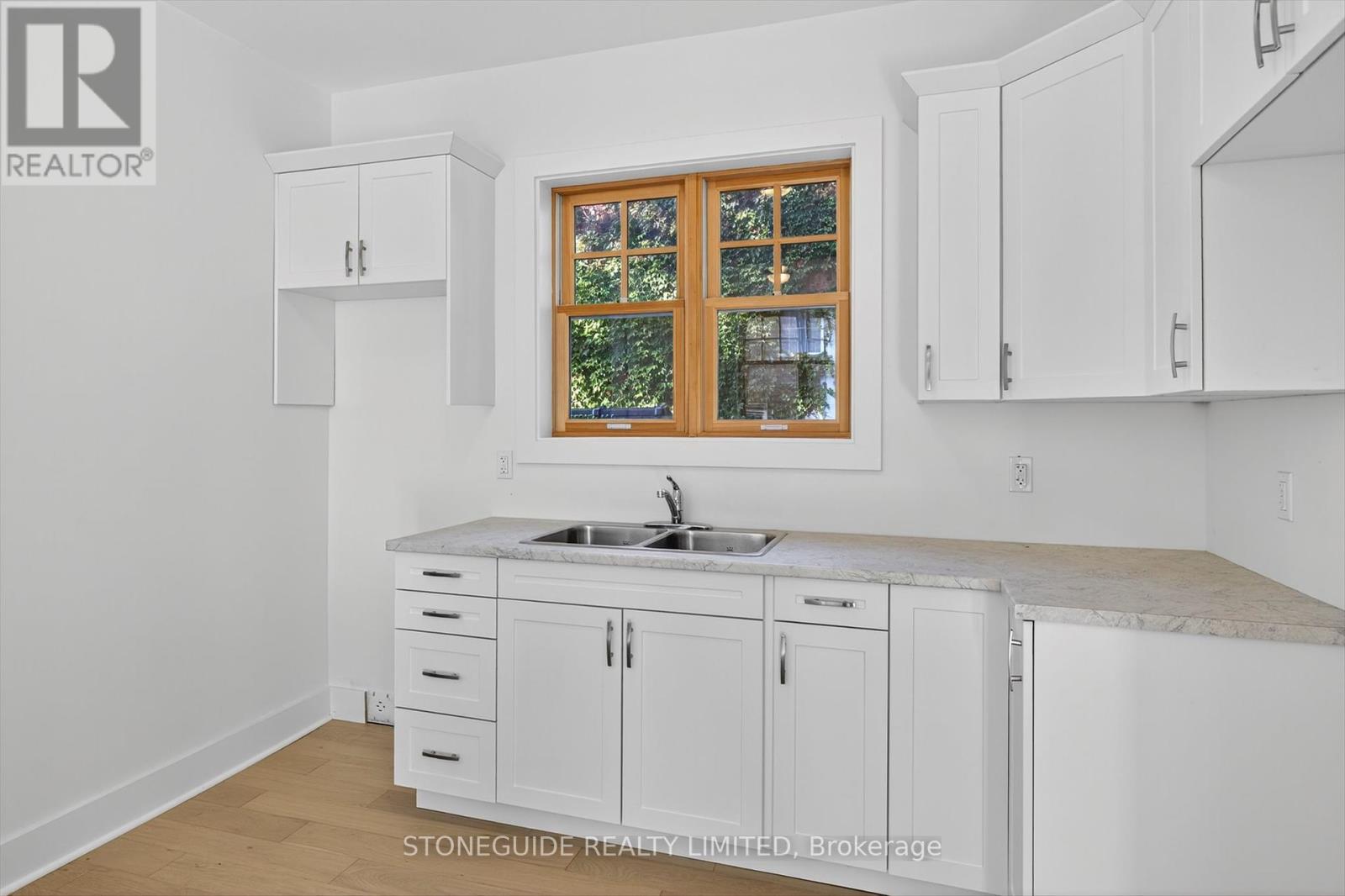 550 Bolivar Street, Peterborough (Town Ward 3), Ontario  K9J 4R8 - Photo 12 - X12417976