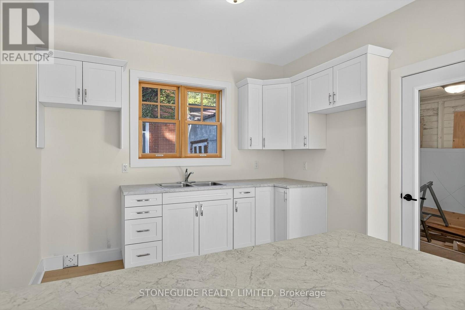 550 Bolivar Street, Peterborough (Town Ward 3), Ontario  K9J 4R8 - Photo 17 - X12417976