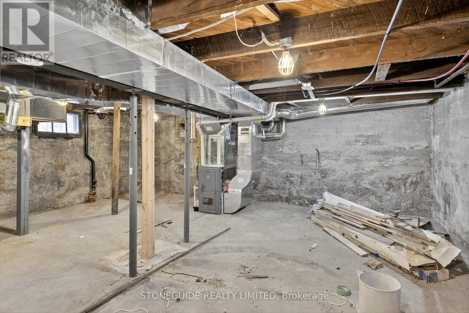 550 Bolivar Street, Peterborough (Town Ward 3), Ontario  K9J 4R8 - Photo 33 - X12417976