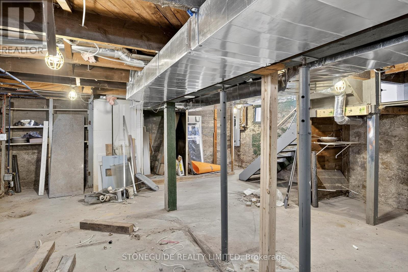 550 Bolivar Street, Peterborough (Town Ward 3), Ontario  K9J 4R8 - Photo 34 - X12417976